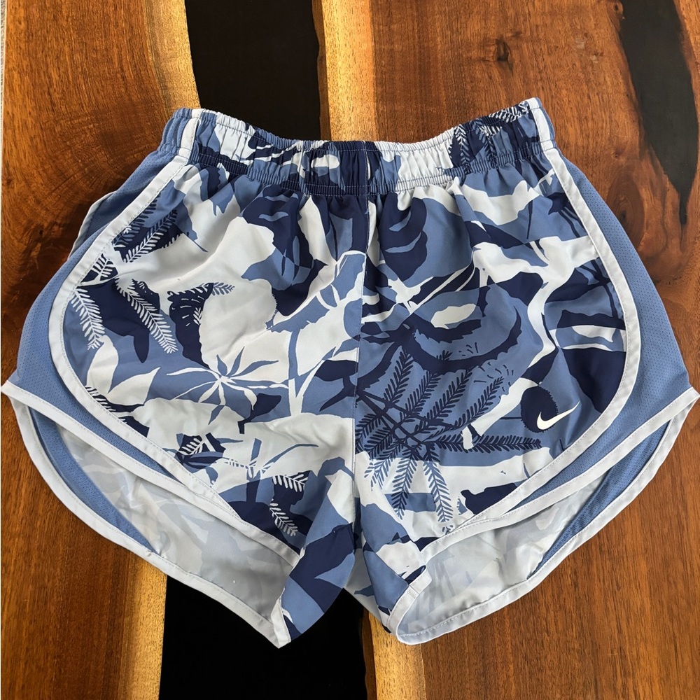 Nike Women's Blue Patterned Shorts